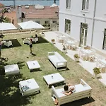 Lisb\'On Hostel