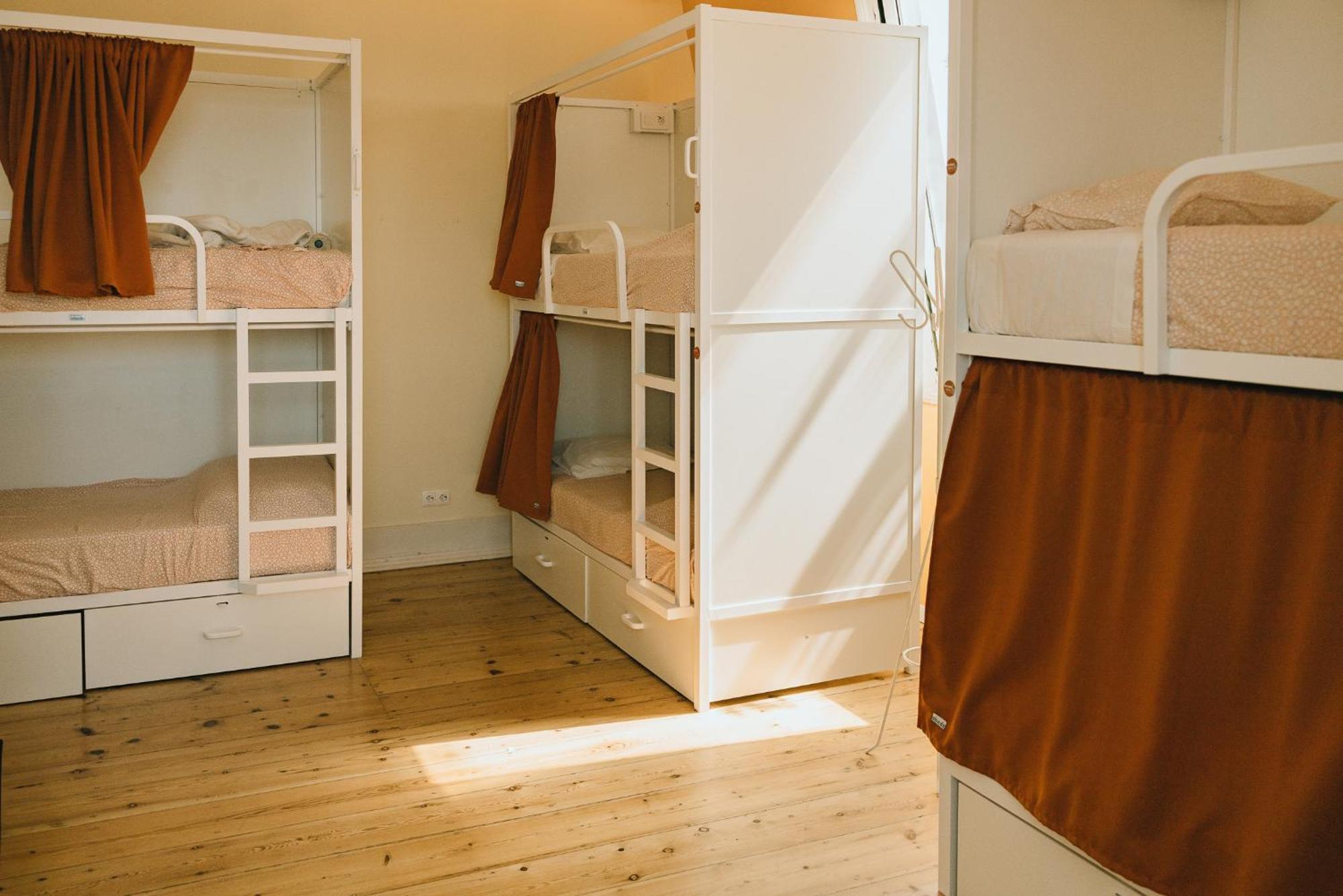 Lisb'on Hostel Lisbon